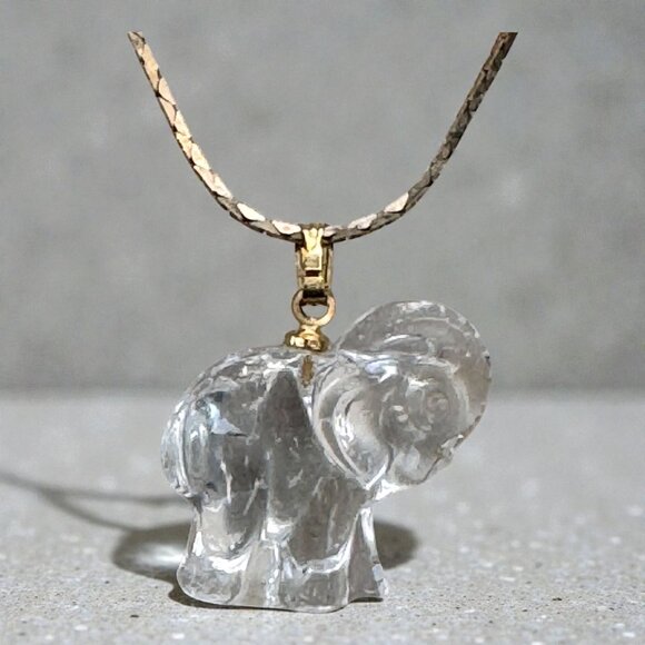Vintage Avon Glass Elephant Pendant Necklace On Gold-Tone Chain For Women - Picture 5 of 7